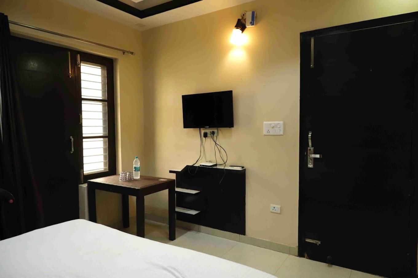 Hotel Kailash Residency Ришикеш Экстерьер фото